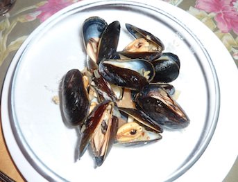 Photo of mussels in black bean sauce / www.super-seafood-recipes.com